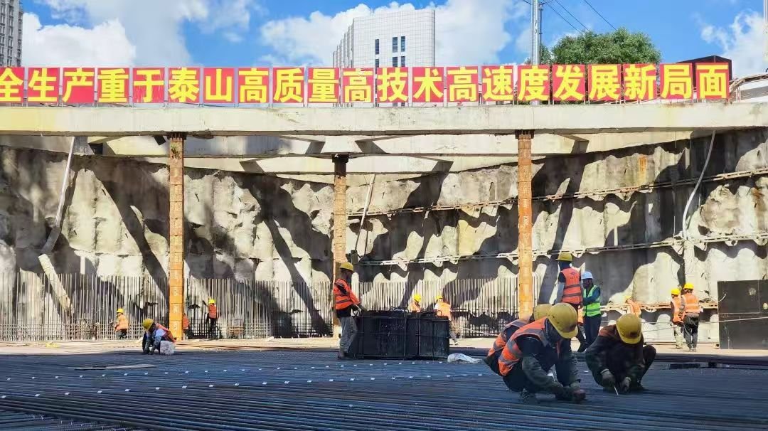 总建筑面积为其中地上建筑面积6076